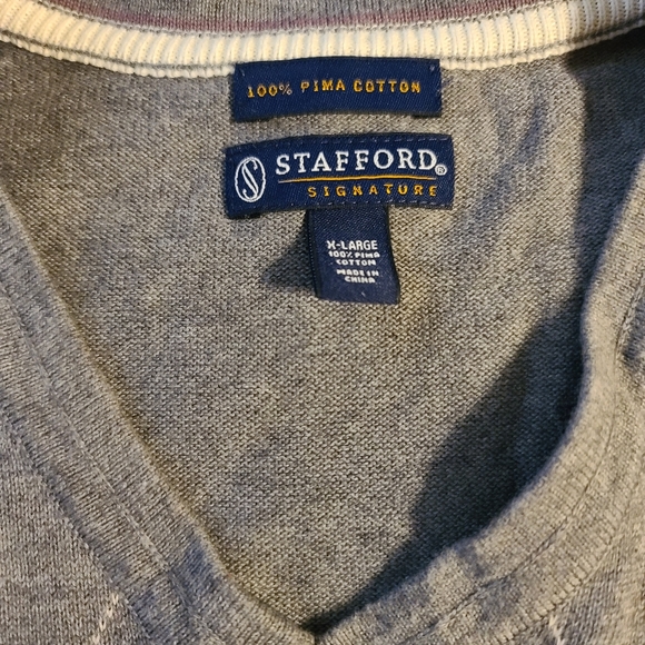 Men's Sweater Vest - Picture 5 of 5